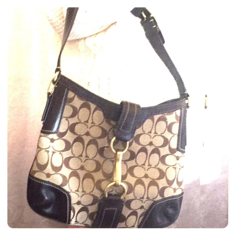 💯 Authentic coach Hamptons Buckle hobo bag